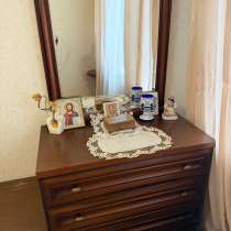 Продам комод с зеркалом, в Новосибирске