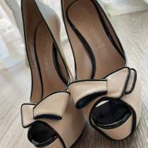Элегантные туфли Casadei Peep-Toe с бантом, бежевые с черной, в Владивостоке