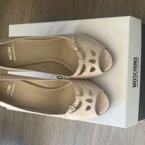 Продам Туфли Moschino, в Москве