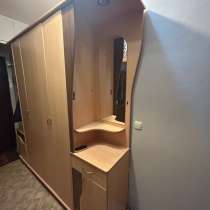 Стенка в прихожую с зеркалом, в Кыштыме