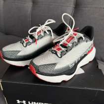 Оригинальные кроссовки under armour унисекс , покупала на la, в Ставрополе