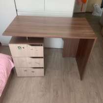 Продам стол доя школьника и стул, в Кемерове