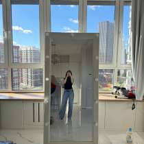 Зеркало, в Москве