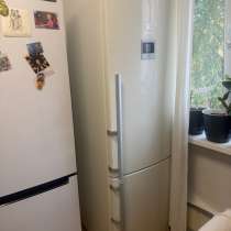 Холодильник двухкамерный Electrolux, в Москве