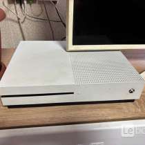Xbox one s 1tb, в Киселевске
