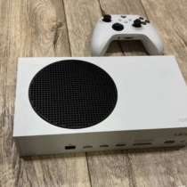 Продам , геймпад и Xbox series s 23к, в Воронеже