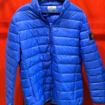 Синий пуховик Stone Island, в Москве