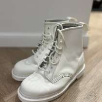 Ботинки белые Dr.Martens, в Санкт-Петербурге