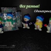 Снеговик Фрости раскрашенный из смолы и подарочная коробка, в Воронеже