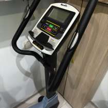 На фотографии представлен велотренажер HouseFit HB-8230HPM, в Москве