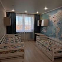 Продаю кровать с ящиками+матрас, в Калуге