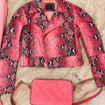 Guess косуха, брюки и сумка, в Санкт-Петербурге