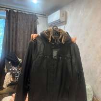 Продаю зимнюю мужскую куртку, в Волгограде