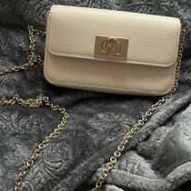 Продам оригинальную сумочку Furla, покупалась в Италии, в Омске