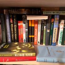 Продам всю полку книг 28шт., в Москве