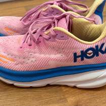 Продаю беговые кроссовки HOKA, в Калязине