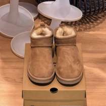 Зимние сапоги UGG Classic каштанового цвета на низкопрофильн, в Москве