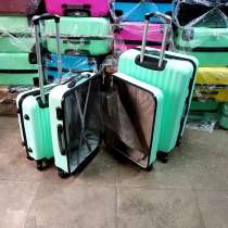 Чемоданы на колесах. Разные цвета и размеры, в Екатеринбурге