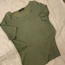 Светло-зеленый джемпер от Salvatore Ferragamo, в Москве