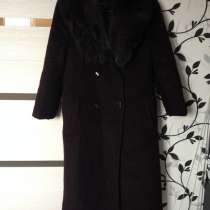 Пальто женское зимнее с песцовым воротничком размер 44-46, в Красноярске