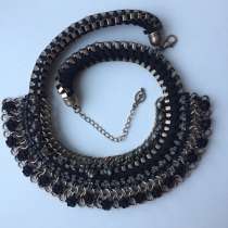 Колье бижутерия стразы Сваровски замша металл бронза украшен, в Москве