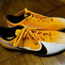 Представляем вашему вниманию футбольные бутсы Nike Mercurial, в Москве