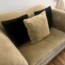 Очень красивый диван love seat и кресло, в г.Арвада