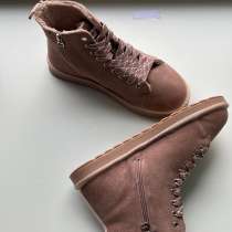 Бежевые кроссовки весенние, в Вешках