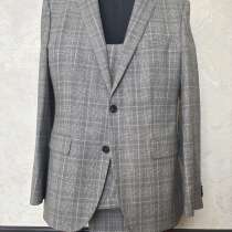 Костюм мужской hugo boss 50, в Москве