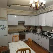 2-комн. кв., пр. Абая, Центр города, 91кв. м. Сдам, в г.Астана