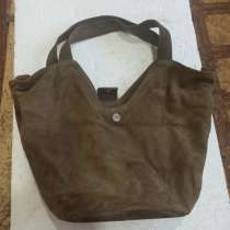 Сумка кожа, замшевая цвета хаки на кнопке, в Москве