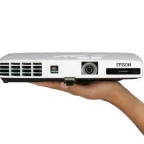 Продам проектор Epson EB-1751, в Екатеринбурге