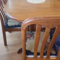 Продам стол производство Малайзия, в г.Алматы