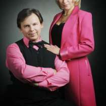 Ведущий праздника Виктор Баринов и DJ Lana успех праздника, в Москве