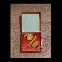 Винтажные запонки и зажим для галстука.Янтарь.60-е годы СССР, в Москве