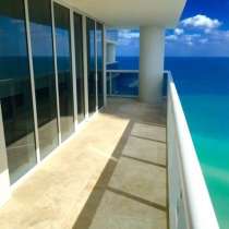 Апартамент в Халландейле с панорамными видами на океан, в г.Hallandale Beach