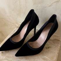 2 пары женской обуви, в Москве