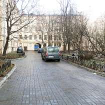 Трехкомнатная квартира на углу Лермонтовского и Канонерской, в Санкт-Петербурге