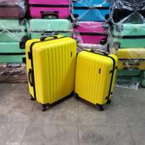 Чемоданы на колеса Чемодан пластиковый. Чемодан, в Екатеринбурге