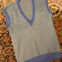 Мужской жилет-безрукавка ручной вязки, в Москве