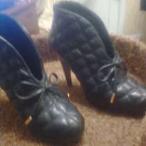 Одежда на девочку-подростка размер 42 и обувь 35 размера, в Красноярске