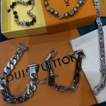 Браслеты Louis Vuitton в ассортименте, в Сочи