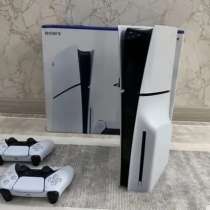 Продам Ps 5 с дисководом и 2 джойстиками, в Нижнем Новгороде