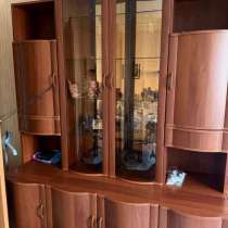 Продам стенку с зеркалом, 2 тумбы, в Химках