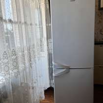 Продается холодильник Indesit, в Астрахани