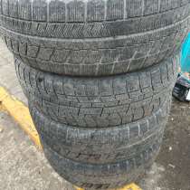 Продам зимнюю резину Bridgestone износ 50%, в Хабаровске