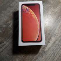 IPhone Xr64 + 7 чехлов и зарядка, защитное стекло, в Челябинске