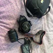 Зеркальный фотоаппарат Canon с аккумулятором, 2 объектива, в Москве