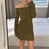 Платье с открытыми плечами Bershka, в Светлогорске