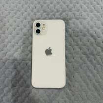 iPhone 12 128GB, белый. Батарея 75%, в Якутске